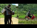 Download Lagu The moment of parting was very emotional. Hung had to go out to earn money for his family.