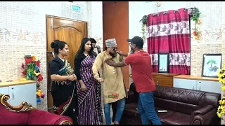 প্রবাসীর পাওনা টাকা নিয়ে ঘুরাঘুরি করতে খুব ভালো লাগে আর প্রবাসির কাছে পেলে ঘরে এসে বসে থাকে !