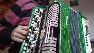 Моя хата в вишневім садочку розбір на баяні 