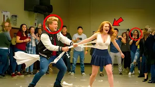 المتنمرون يمزقون فستان فتاة خجولة جديدة في الردهة ضربة الكاراتيه الخاصة بها أطاحت بهم  المتنمرون يمزقون فستان فتاة خجولة جديدة في الردهة ضربة الكاراتيه الخاصة بها أطاحت بهم