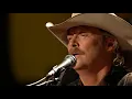 Alan Jackson - I Love To Tell The Story (Live)