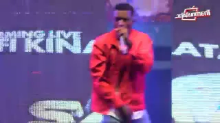 kofi kinaatas fans wont allow him to sing his own song wow