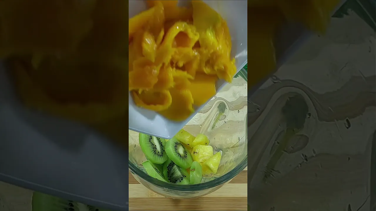 Mezcla piña con kiwi