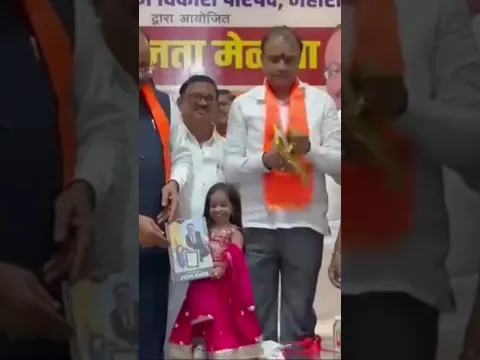 Hum Aaj bhi Apne Hunar me Dum Rakhte  Hai Cha Jate  Hai rang jab Mahefil Me Hum Khadam Rakhte hai