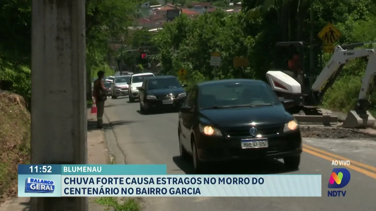 Chuva forte causa estragos no Morro do Centenário no bairro Garcia