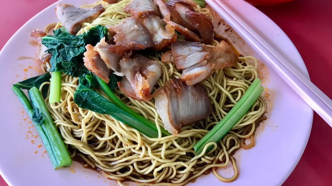 Best OLD-SCHOOL WANTON NOODLES () in the east of Singapore!