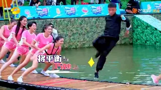 Download Swinging Bridge Game, Chinese Water Game - Try Not To Laugh - Best Comedy Videos Funny Game #123 MP3