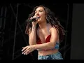 Lagu Kylie Morgan LIVE Gwen Stefani Medley (Sweet Escape / Rich Girl / Holla Back Girl) Charlotte, Nc