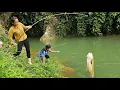 Download Lagu FULL VIDEO Traditional fishing techniques - 120 days single mother caught big fish with many skills