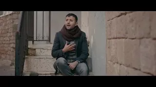 مالك مش باين ليه دندنها