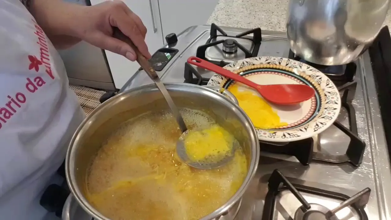 Geleia de Maçã com Pimenta Dedo de Moça. 