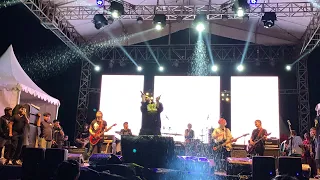 Download TRIAD - Selir Hati Live Hisphoria Week Bali #ahmaddhani #dewa19 #triad MP3