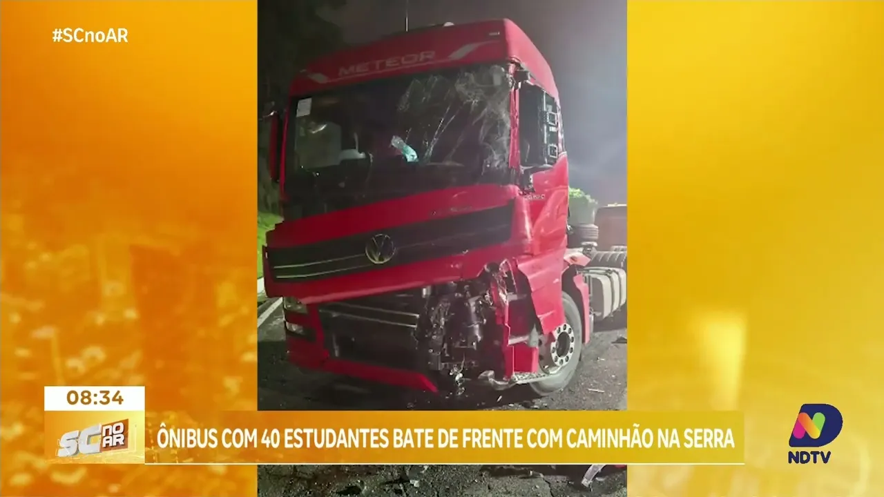 Acidente na BR-116: ônibus com 40 estudantes colide com caminhão em Lages