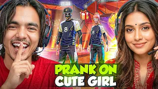 Prank on Cute Girl Streamer💀