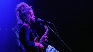 Download Nilüfer Yanya - midnight sun (Live Session for Choose Love) MP3