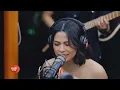 Cup of Joe and Janine Teñoso perform "Tingin" LIVE on Wish 107.5 Bus