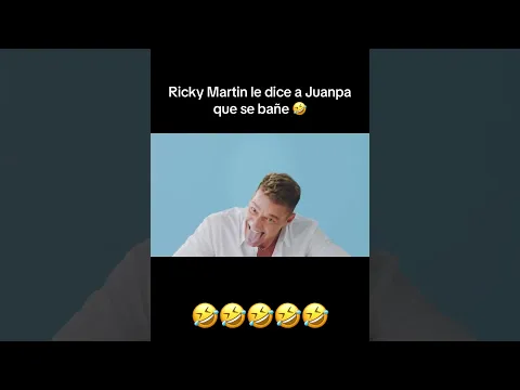Ricky Martín le dice al entrevistador que se bañe 🤣 (Parodia)