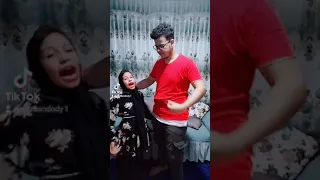 من مسرحيه سك علي بناتك 