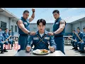 Download Lagu Chàng trai ngồi tù oan, bị làm nhục mà không ai biết anh là Vua rồng với sức mạnh phi thường!