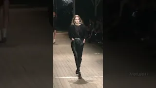 Gigi S One Of The Best Catwalk Gigihadid Catwalk Isabelmarant Runway 