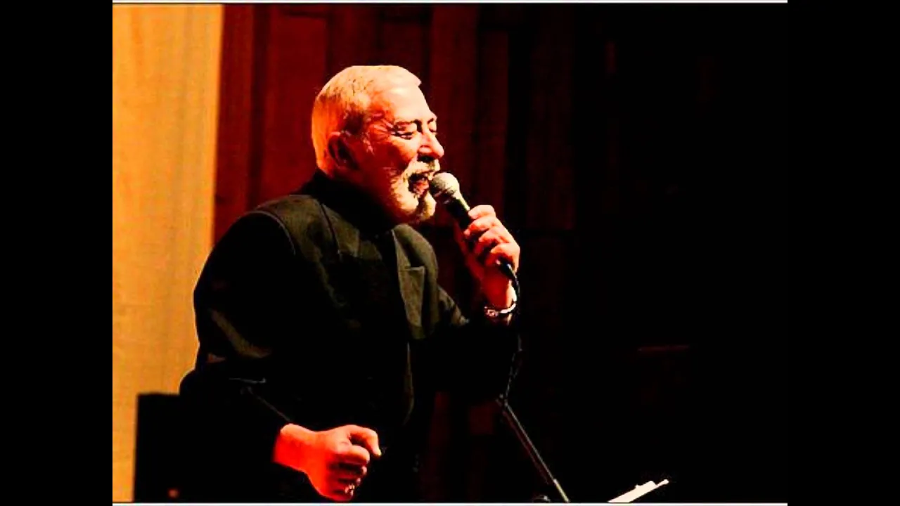 Вахтанг кикабидзе мои года мое богатство. Вахтанг кикабидзе фото. Кикабидзе друзья песня. Вахтанг кикабидзе. Вахтанг кикабидзе молодой.