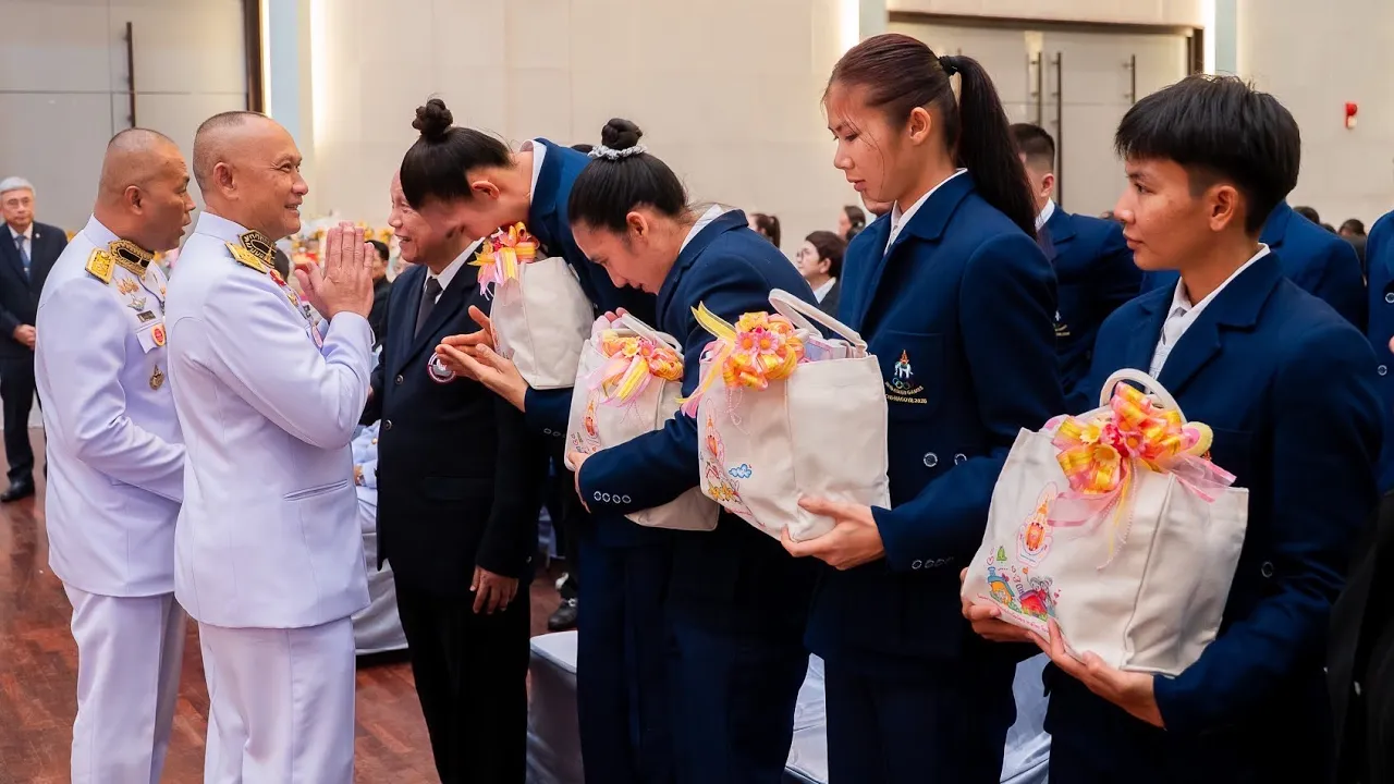 สมาคมกีฬาวอลเลย์บอลฯ จัดพิธีมอบถ้วยรางวัล เหรียญรางวัล และประกาศนียบัตรตราสัญลักษณ์