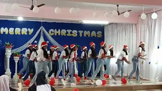 the left side first girl is my bestie and i had brought my phone is school 