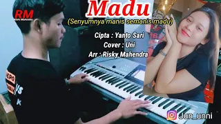 Download Madu Versi Orgen Tunggal (Zona Ganjur Kalimantan) - Uni X Risky Mahendra MP3