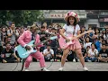 Download Lagu Viral Monkey Playing Guitar in Alun Alun Russia Ukraine