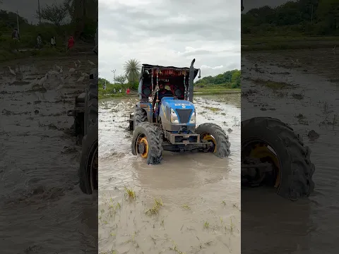 New Holland 4wd tractor working in mud #shorts #trending #tractor