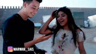 شاهد شاب يحصل على قبلة من البنات بطريقة ذكية وجميلة Kissing Prank 