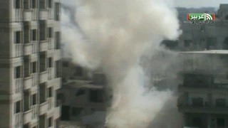 شاهد مريع أمتار قليل تفصل عن الموت نجاة المصور المكتب الإعلامي الموحد في عربين 25 4 2017 