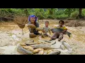 Download Lagu catch fish, trap fish, harvest giant fish pond to sell at market with little son