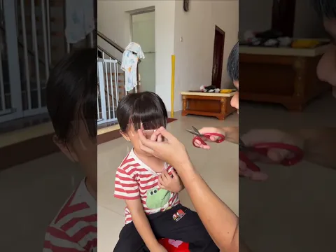 ছোট মেয়েদের চুল এভাবে কাটবেন। ~ #funnyvideo