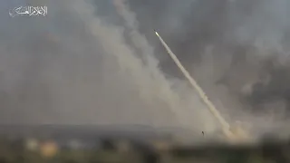شاهد كتائب القسام تطلق رشقات صاروخية من غزة تجاه الأراضي الفلسطينية المحتلة 