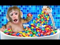Download Lagu KiKi Monkey bathing in Bathroom with Magic M\u0026M Candy Shower in Rainbow Bathtub | KUDO ANIMAL KIKI