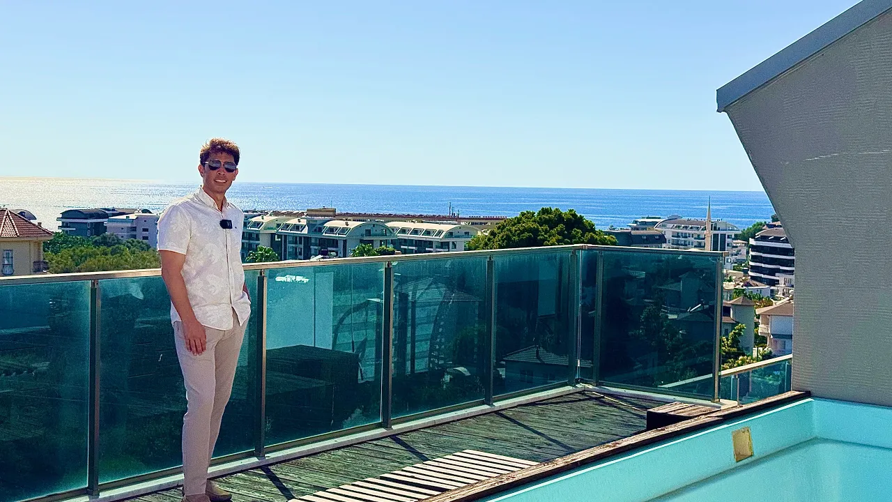 Private Pool 3-Bedroom Penthouse in Kargicak with sea view and private pool
