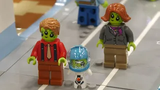 LEGO Galactic Galleria Alien Shopping Mall – Built by 15 People!