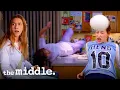 Download Lagu 29 Minutes of Sue Trying New Things | The Middle