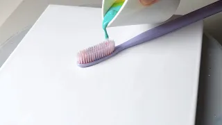 (1264) Natural light | King Toothbrush | One-Cup Pouring Idea | Acrylic & Water | Designer Gemma77