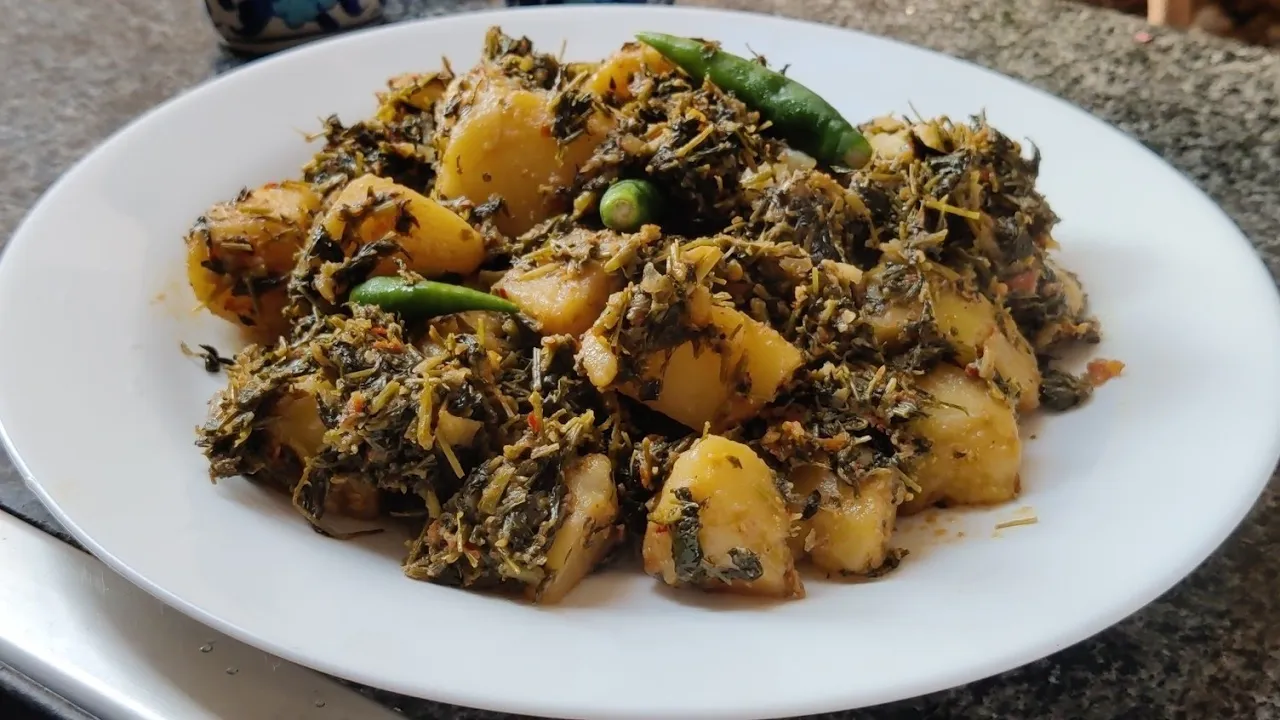 Aloo methi banane ka aasan tarika - How to make aloo methi sabzi (Cooking with Asifa)