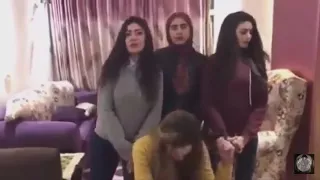 العب يا سمك البنات قراميط  العب يا سمك البنات قراميط