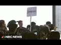 Download Lagu South Korean workers arrive back home after being detained in U.S. immigration raid