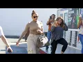 Download Lagu Jennifer Lopez Ignores Her Fans During Retail Therapy Session