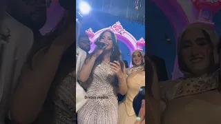 غناء العروسه فرح الموجي لزوجها احمد جمال وتأثره بصوتها الجميل 