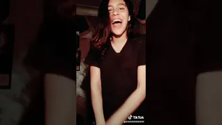 وبعد الشغلة دي بي ساعة نسيت في سريرها ولاعة شوف حركات البنت دي انا اتكسف ماعمل ذيهاا 