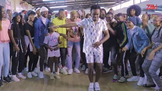 bahati mi amor dance choreography the move 26