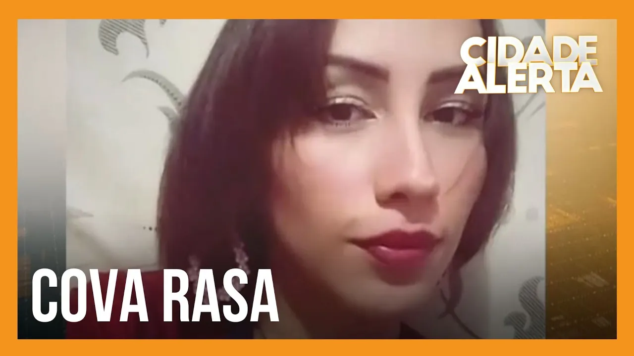 Vizinhos sentem mal cheiro e polícia encontra corpo de mulher enterrado no quintal