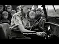 Lagu Duitse tienermeisjes stelen een Amerikaanse legerjeep om 20 kinderen te redden en hen te bescherm...
