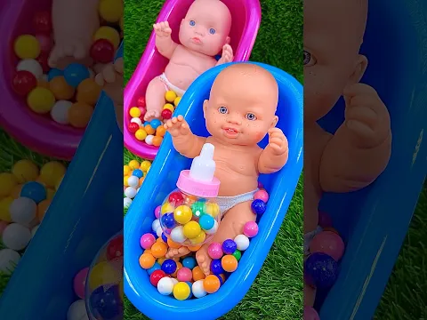 Relaxing ASMR: Blending 2 gum balls in Bathtubs